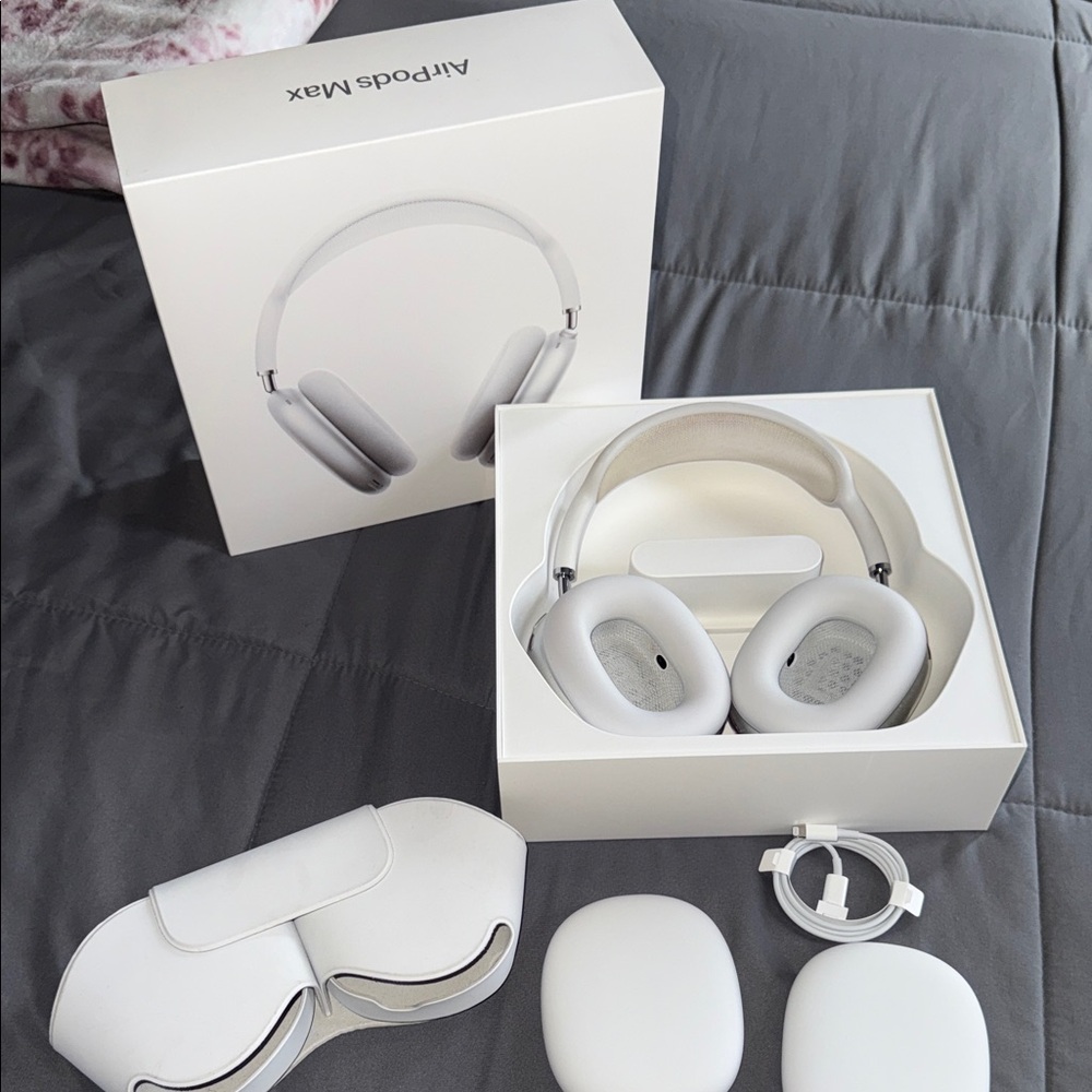 Apple Over-Ear Headphones - White